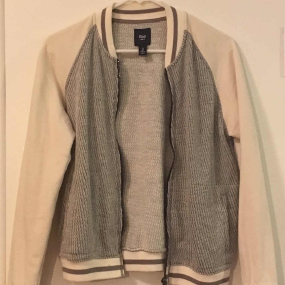 GAP sweater